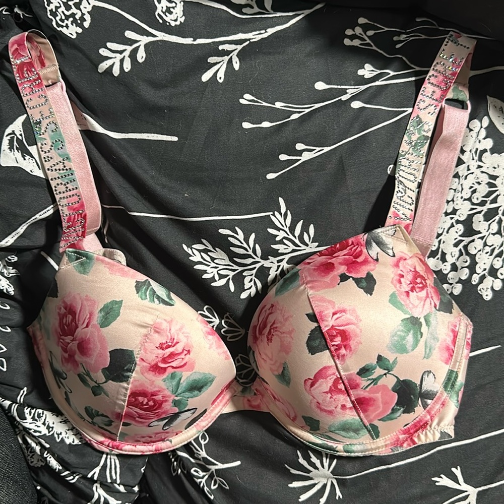 Victoria’s Secret Bombshell Push-Up Bra Rhinestone Collection 34C